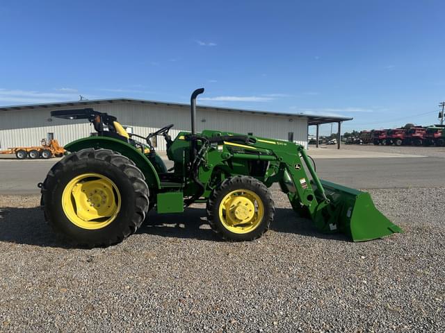 Image of John Deere 5065E equipment image 3