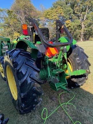 Image of John Deere 5065E equipment image 3
