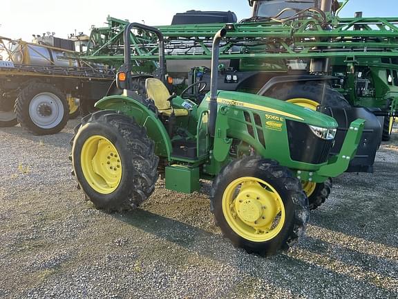 Image of John Deere 5065E equipment image 1