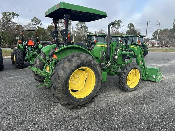 Image of John Deere 5065E equipment image 3