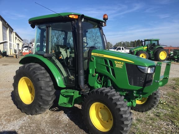 Image of John Deere 5065E equipment image 1