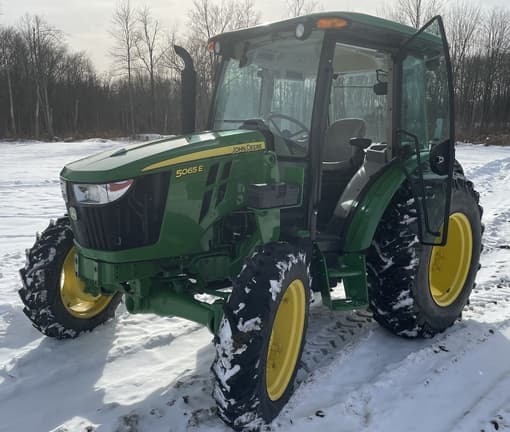 Image of John Deere 5065E equipment image 1