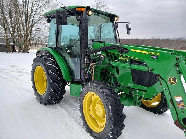 Image of John Deere 5065E equipment image 2