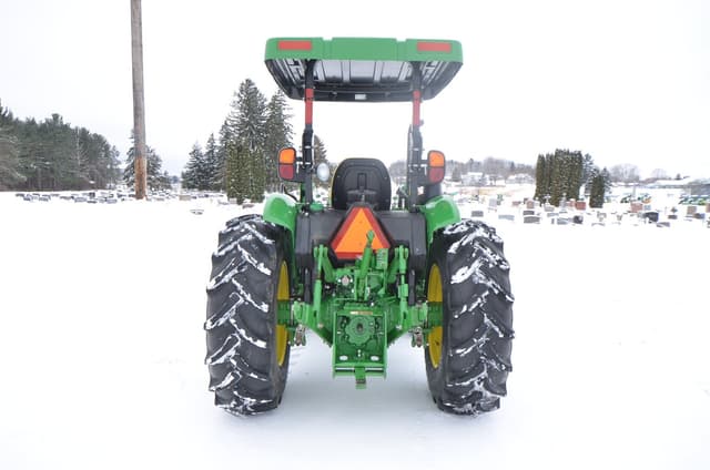 Image of John Deere 5065E equipment image 2
