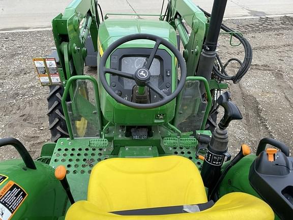 Main image John Deere 5075E 16