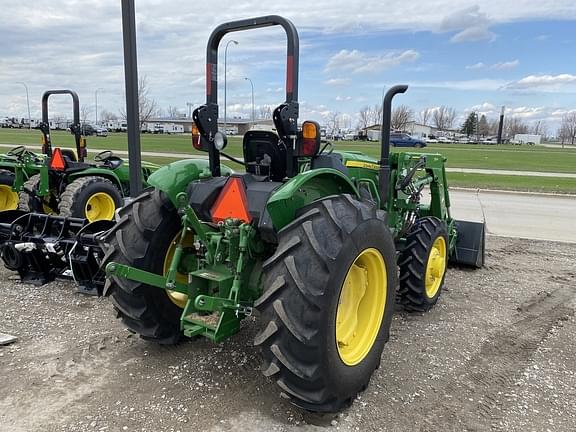 Main image John Deere 5075E 1