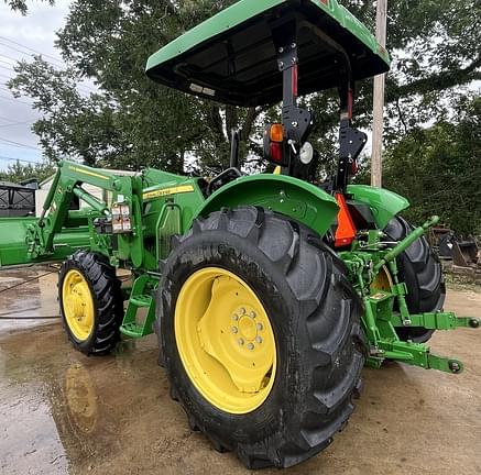 Image of John Deere 5075E equipment image 4