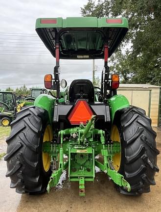 Image of John Deere 5075E equipment image 3
