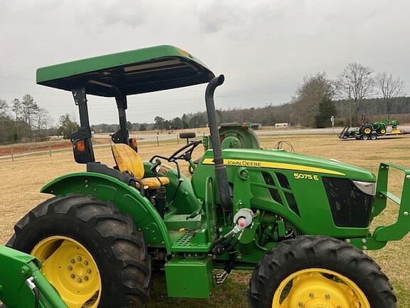 Image of John Deere 5075E equipment image 1