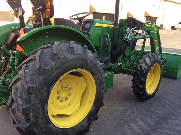 Image of John Deere 5075E equipment image 1