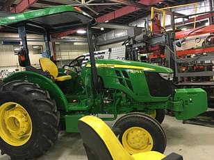 Main image John Deere 5075E 7