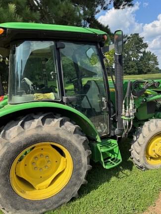 Image of John Deere 5075E equipment image 3