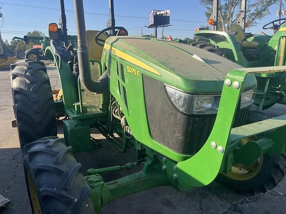 Image of John Deere 5075E equipment image 2