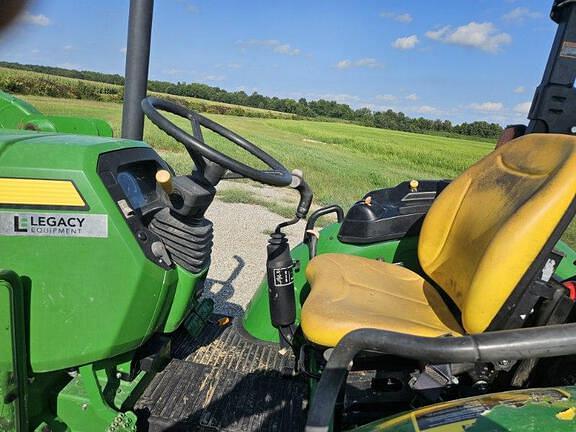 Image of John Deere 5075E equipment image 4