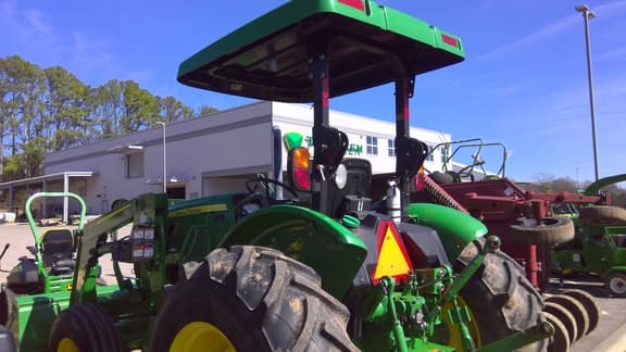 Image of John Deere 5075E equipment image 3