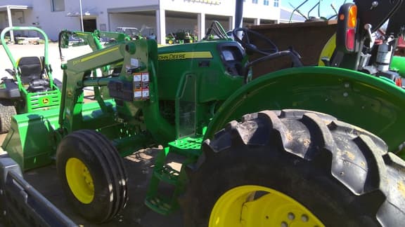 Image of John Deere 5075E equipment image 4