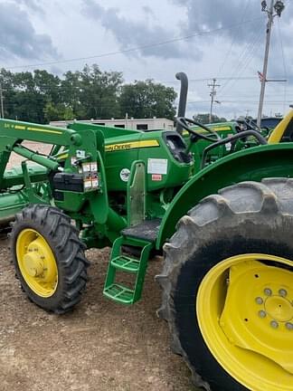 Image of John Deere 5075E equipment image 4