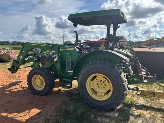 Image of John Deere 5075E equipment image 4