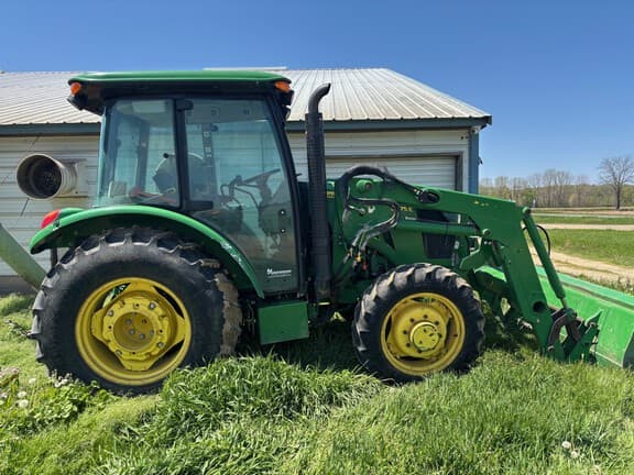 Image of John Deere 5075E equipment image 4