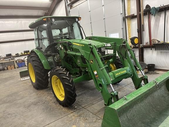 Image of John Deere 5075E equipment image 4