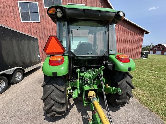 Image of John Deere 5075E equipment image 3