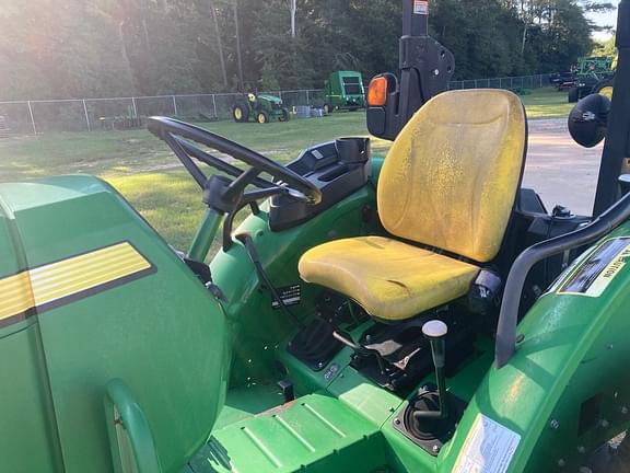 Image of John Deere 5075E equipment image 4