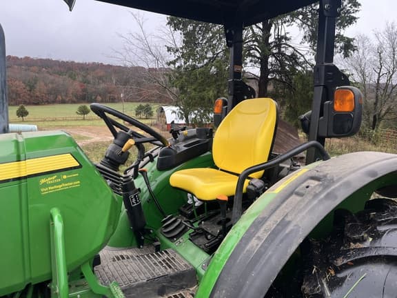 Image of John Deere 5075E equipment image 3