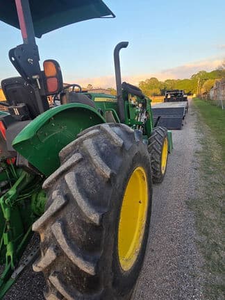 Image of John Deere 5075E equipment image 2