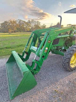 Image of John Deere 5075E equipment image 4