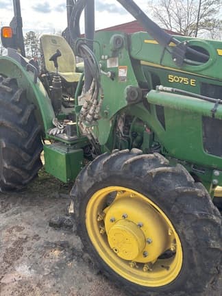 Image of John Deere 5075E equipment image 2