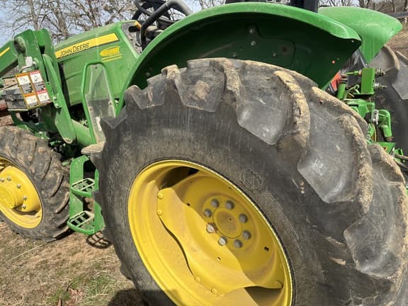 Image of John Deere 5075E equipment image 3