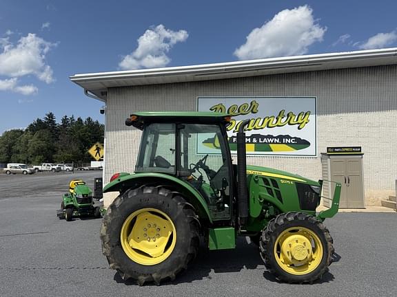 Image of John Deere 5075E equipment image 3