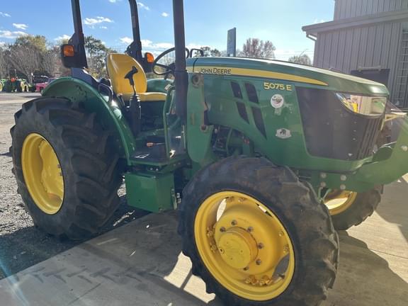 Image of John Deere 5075E equipment image 3