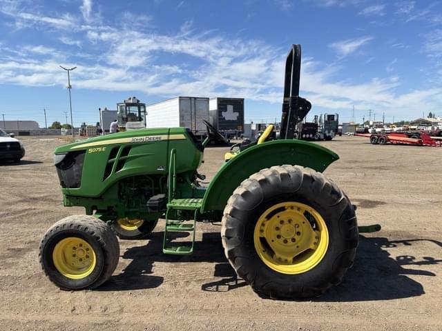 Image of John Deere 5075E equipment image 4