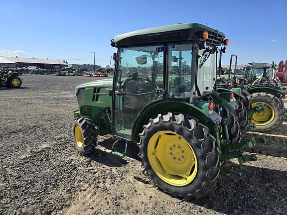 Image of John Deere 5075GN equipment image 1