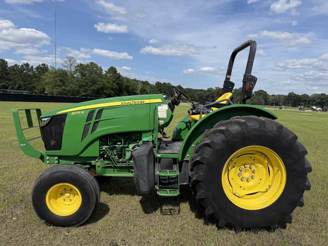 Image of John Deere 5075M equipment image 1
