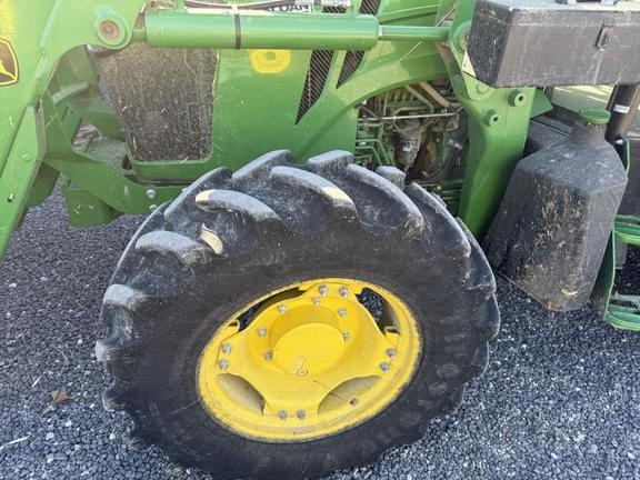Image of John Deere 5075M equipment image 1