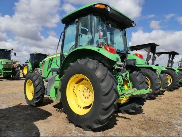 Image of John Deere 5085E equipment image 3