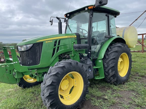 2018 John Deere 5085E Equipment Image0