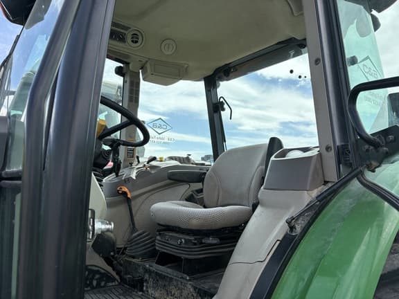 Image of John Deere 5085E equipment image 3