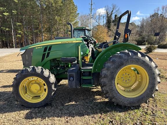 Image of John Deere 5085E Primary image