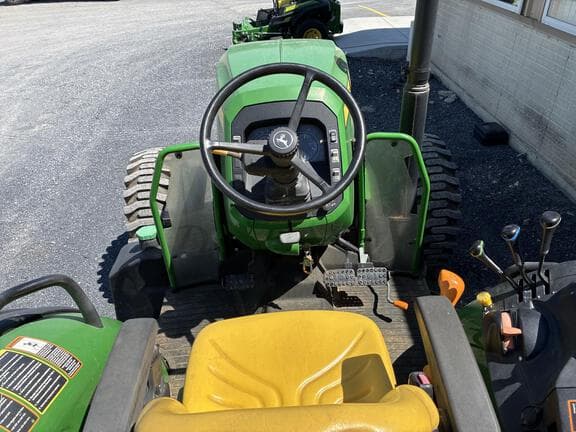 Image of John Deere 5085E equipment image 4