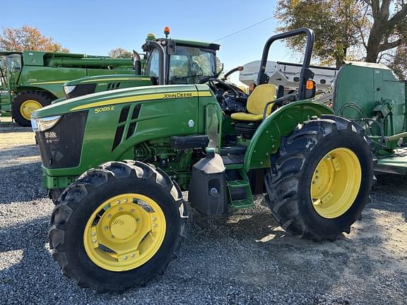 Image of John Deere 5085E Image 1