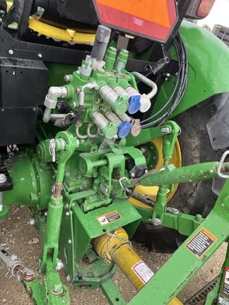 Image of John Deere 5085E equipment image 4