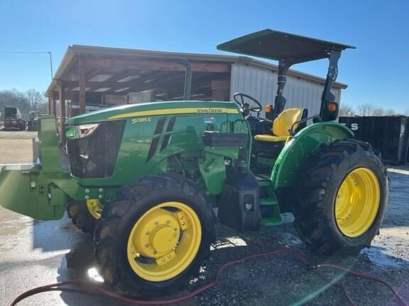 Image of John Deere 5085E equipment image 1