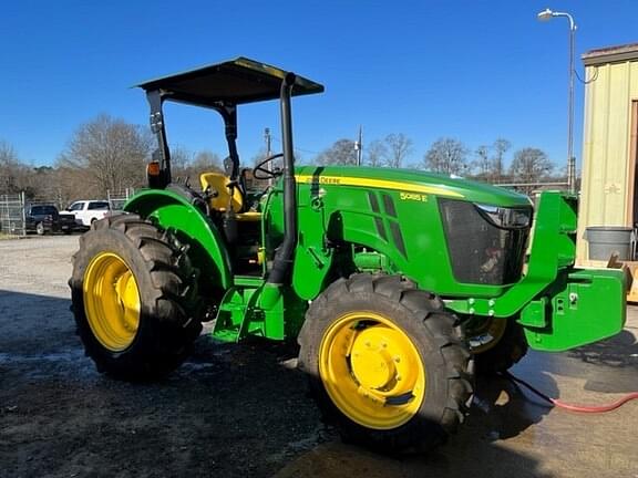 Image of John Deere 5085E Primary image