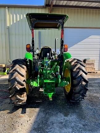 Image of John Deere 5085E equipment image 3