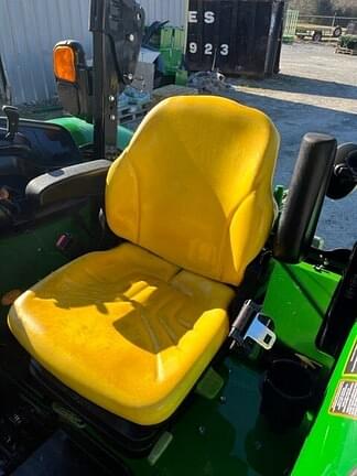 Image of John Deere 5085E equipment image 4