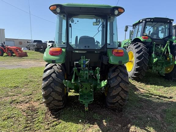 Image of John Deere 5085E equipment image 4
