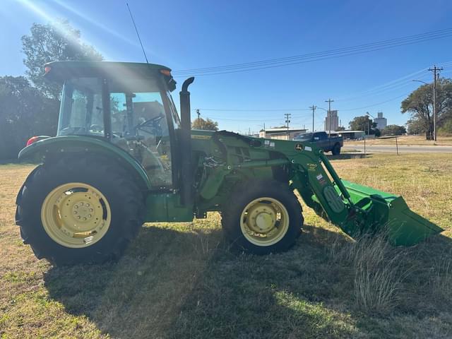 Image of John Deere 5085E equipment image 3